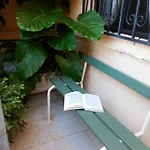 Casa De Amigos * Anciao